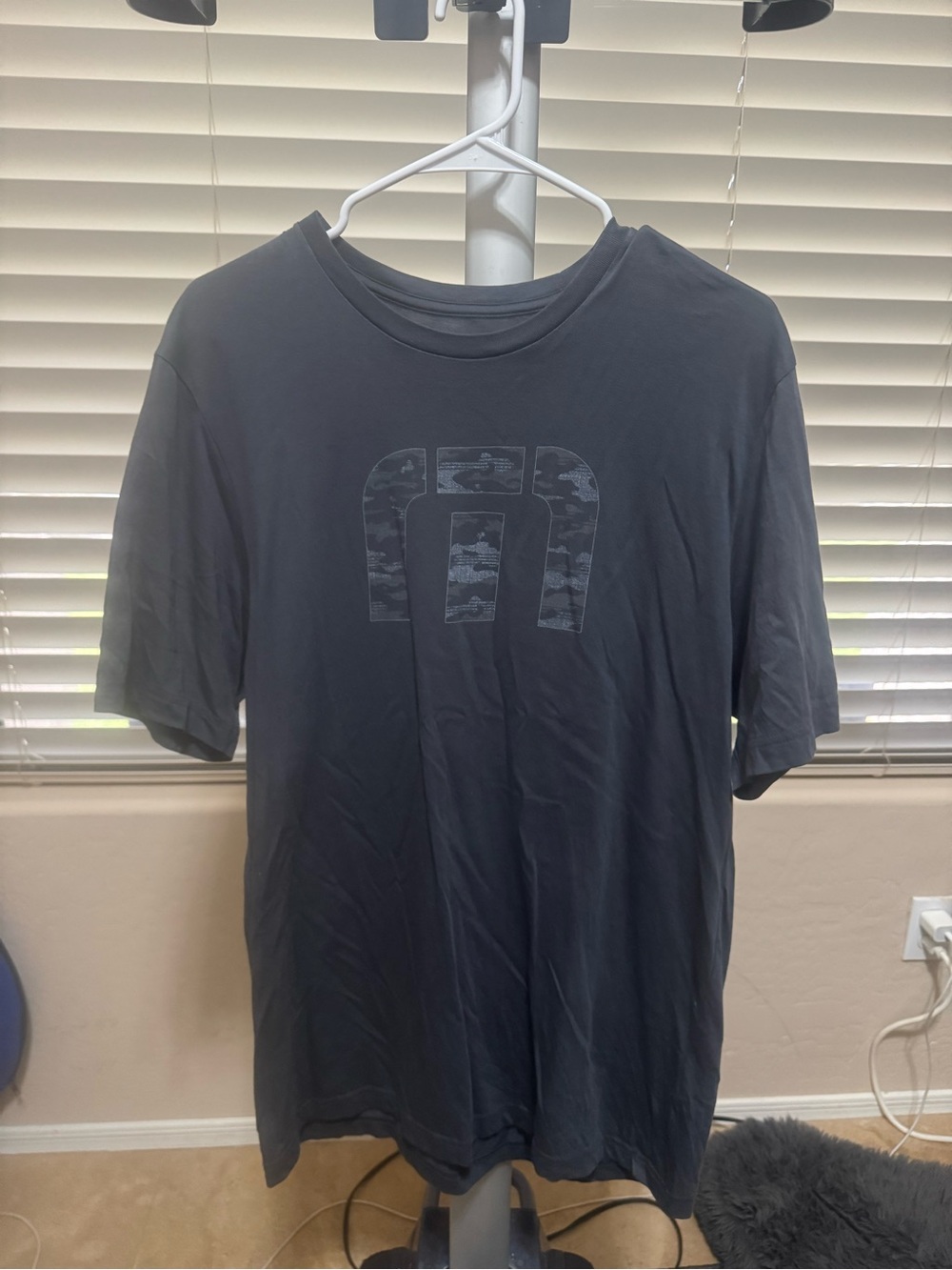 TravisMathew Graphic T-Shirt | Men’s Large | Like New